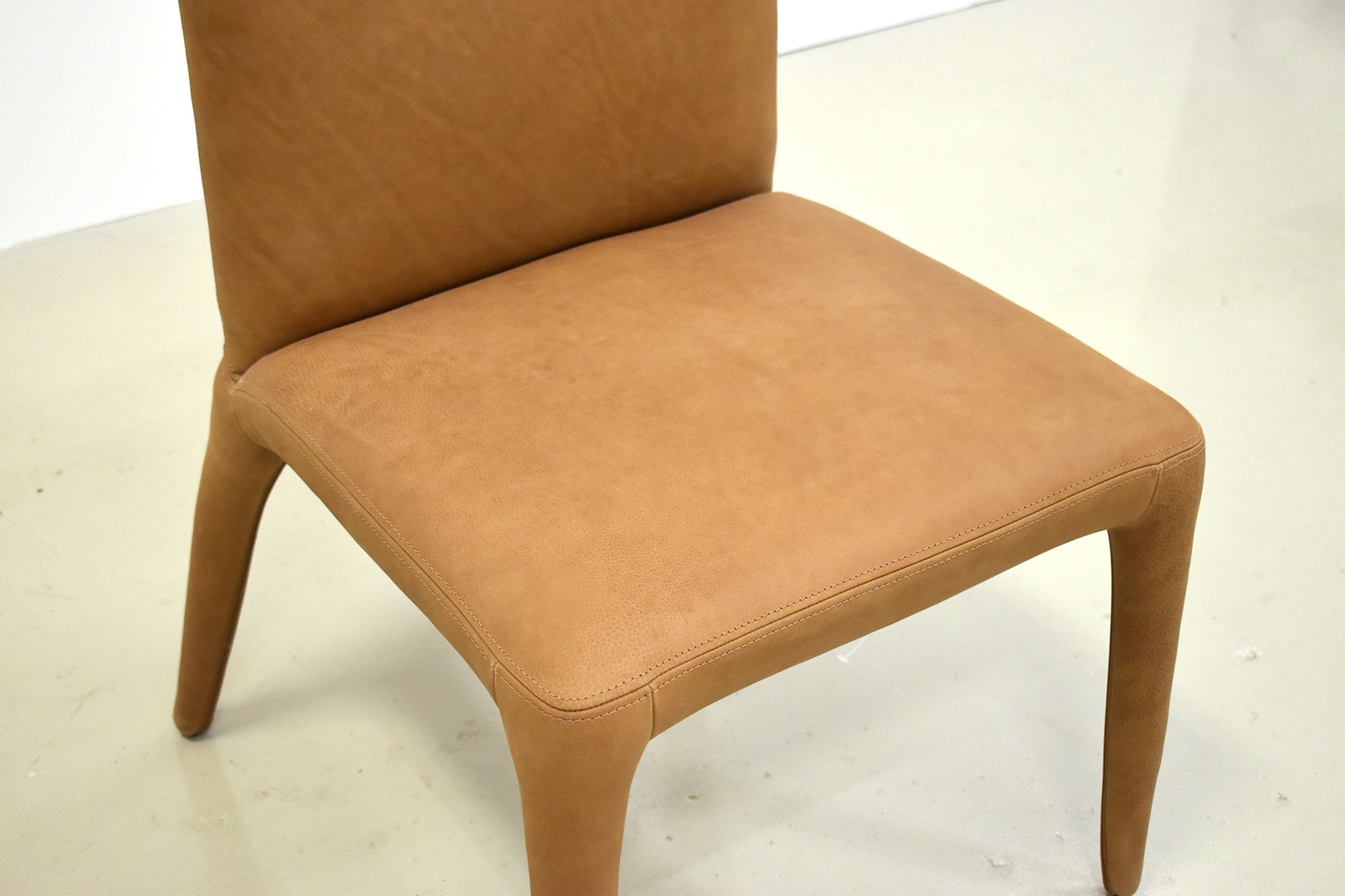 LM1043 DINING CHAIRS